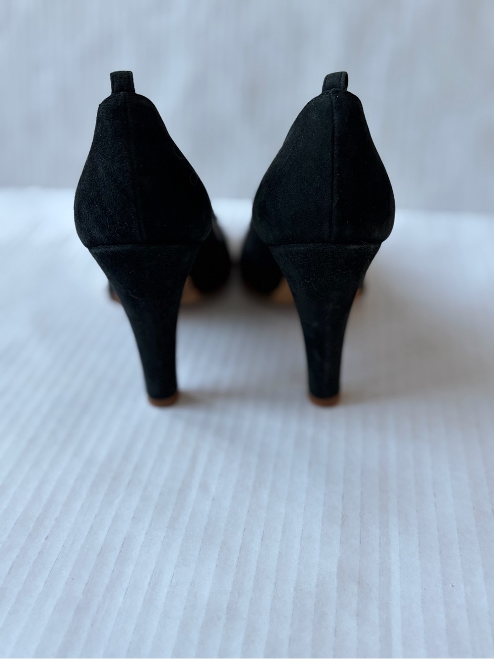 Marc Jacobs Peep Toe Bow Suede Pumps Size 8 - Picture 4 of 8